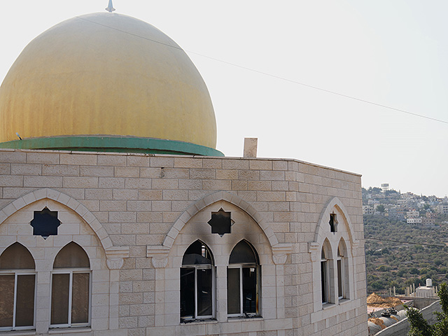Последствия поджога мечети в Самарии. Фоторепортаж