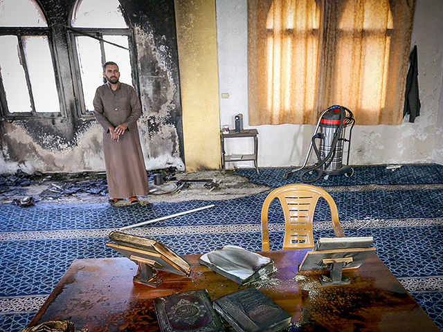Последствия поджога мечети в Самарии. Фоторепортаж