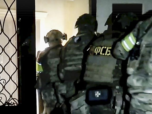 ФСБ РФ: предотвращено покушение на высокопоставленного чиновника на кладбище
