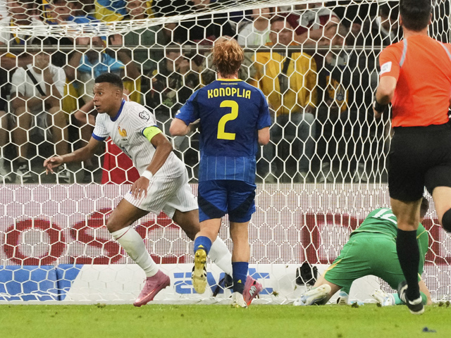 Франция - Украина. Килиан Мбаппе забил 400-й гол