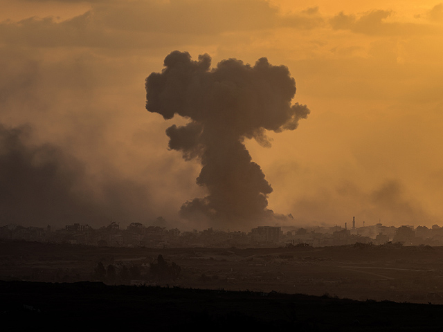 ВВС Израиля атакуют цели в городе Газа и других районах сектора