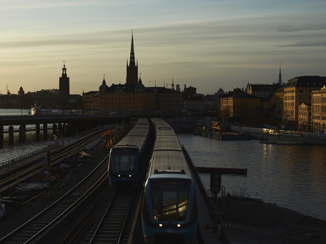 В Стокгольме автобус врезался в очередь на остановке; трое погибших