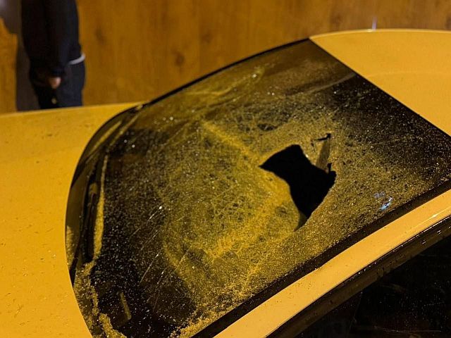 Недалеко от Рамаллы повреждены автомобили
