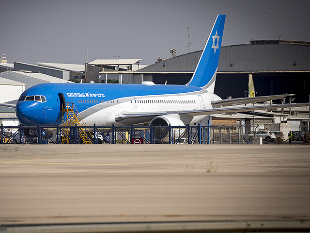 СМИ: экс-заложники ХАМАСа просят предоставить им "борт номер один" для полета на встречу с Трампом