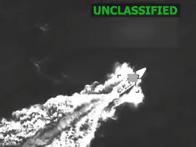 Армия США сообщила об уничтожении в Тихом океане судна террористов, перевозившего наркотики (иллюстрация)
