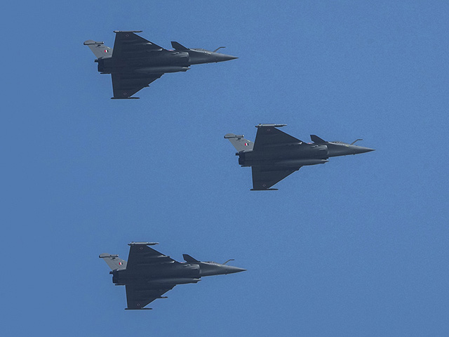 Соглашение Макрона и Зеленского: Франция поставит Украине 100 самолетов Rafale