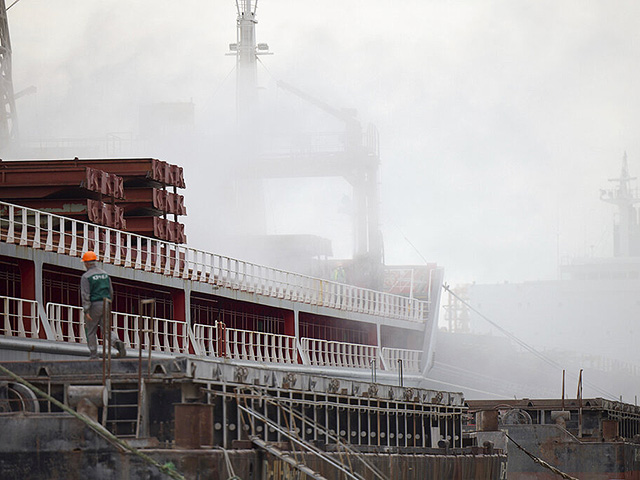 Российский дрон поджег в порту Измаила турецкое судно со сжиженным газом