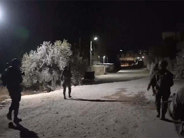 Военные разыскивают причастных к поджогам в деревне Аль-Джаба