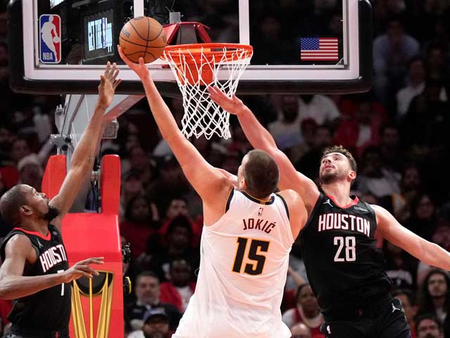 Никола Йокич почти совершил "трипл-дабл" 