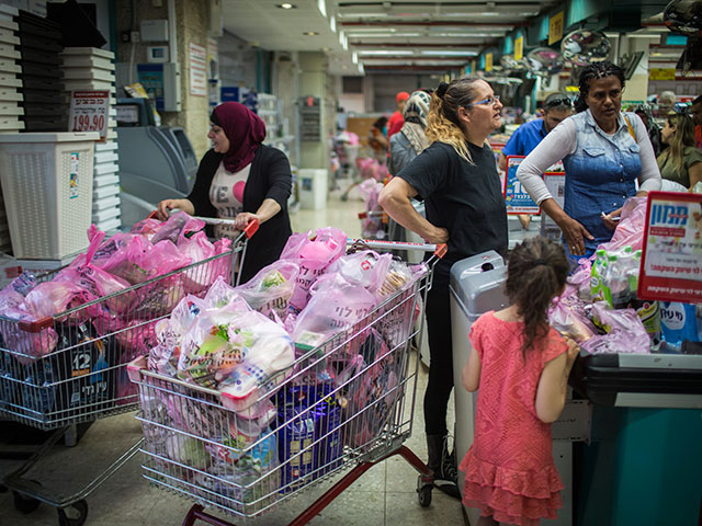 Израильтяне в среднем выкидывают 260 кг продуктов питания в год