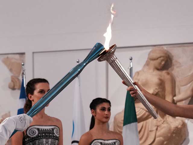В Греции зажгли олимпийский огонь