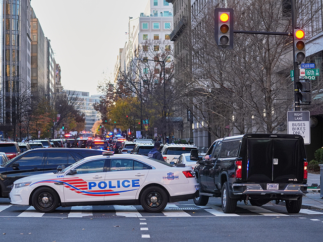 В результате стрельбы недалеко от Белого дома погибли двое военнослужащих Нацгвардии США