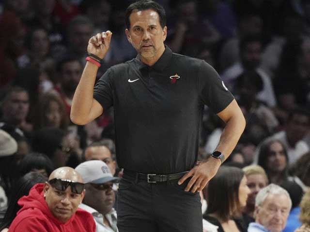 НБА. "Бостон" прервал рекордную серию "Детройта". 800-я победа Споэльстры