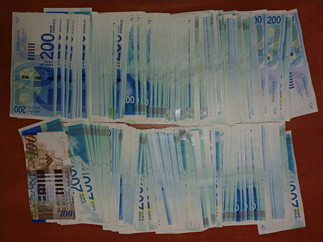 Фальшивомонетчика приговорили к выплате компенсации Банку Израиля