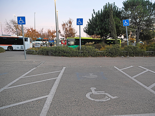 "Битуах Леуми" не хочет заниматься парковочными талонами для инвалидов