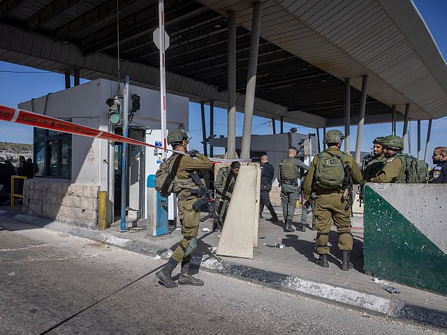 Полиция прокомментировала инцидент возле КПП "А-Минарот"