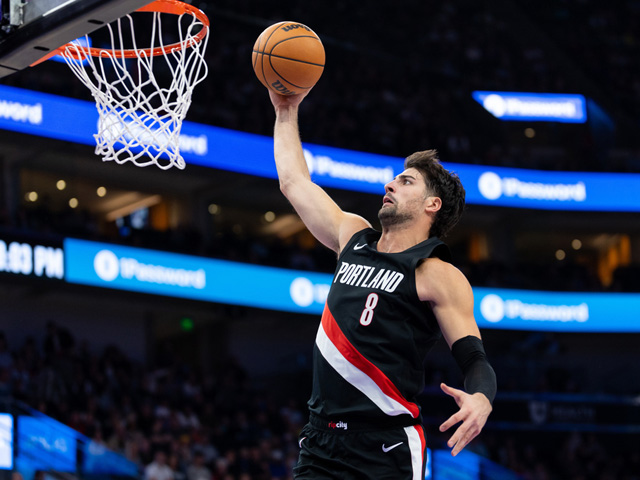 НБА. Дени Авдия набрал 19 очков. "Портленд" победил "Юту"