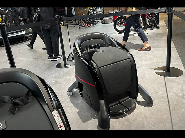 Honda Uni-One - персональное средство передвижения будущего на Japan Mobility Show, Токио