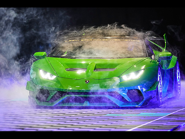 Lamborghini «Huracan Liberty Walk-Silhouette Widebody». Эссен, Германия