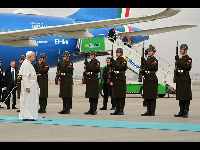 Понтифик наводит мосты. Фоторепортаж о визите Льва XIV в Турцию