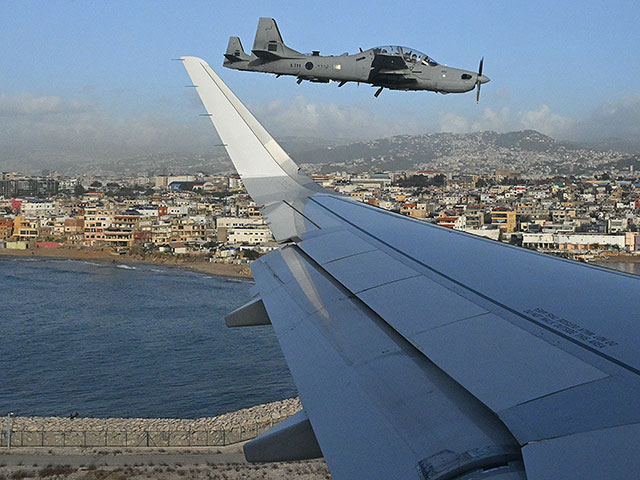 Лайнер Папы Римского сопровождали военные летчики ливанских ВВС