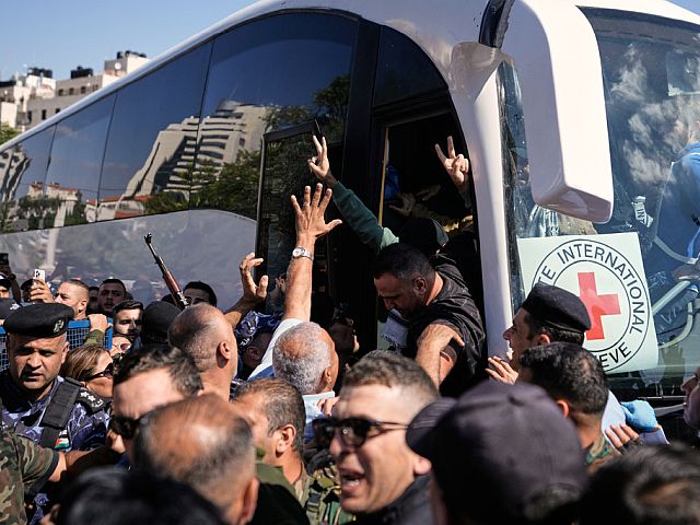 "Исраэль а-Йом". ШАБАК: многие освобожденные в рамках сделок с ХАМАСом вернулись к террору