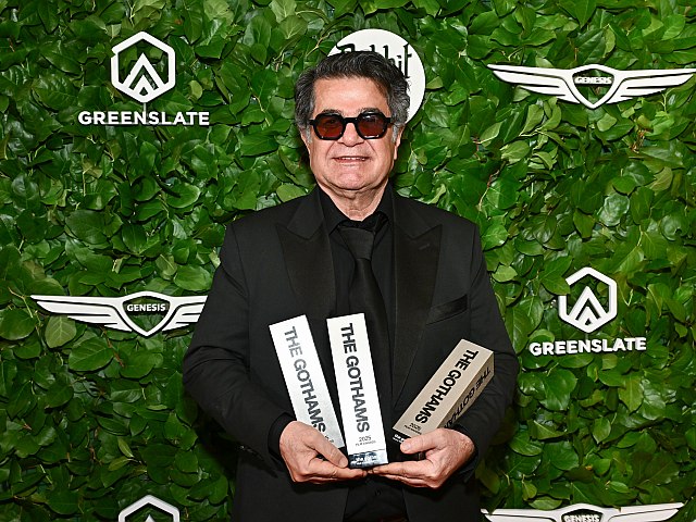 "Простая случайность" Джафара Панахи и фильм о России получили премии "Готэм"