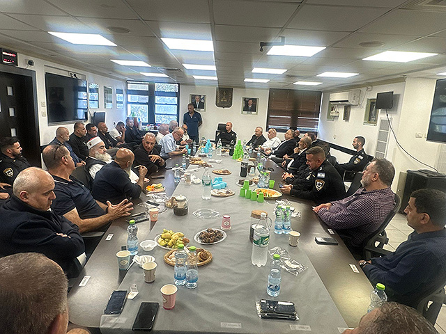 Командующий полицейским округом Шарон встретился с главами местных советов арабского сектора