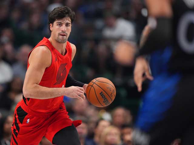 НБА. "Дабл-дабл 20+" Дени Авдии. "Портленд" проиграл "Торонто"