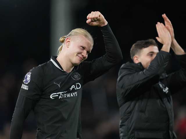 Футбол. "Фулхэм" и "Манчестер Сити" забили 9 голов. Холанн забил сотый гол