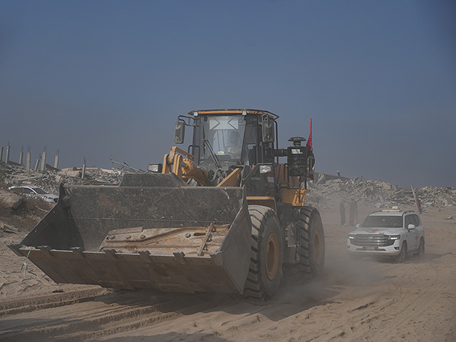 "Аль-Джазира": ХАМАС и "Красный Крест" продолжают поиски останков заложников на севере Газы