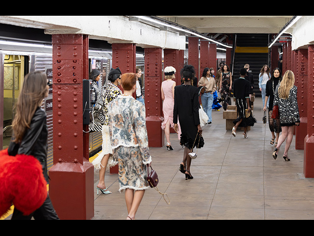 Chanel в нью-йоркском метро. Фоторепортаж