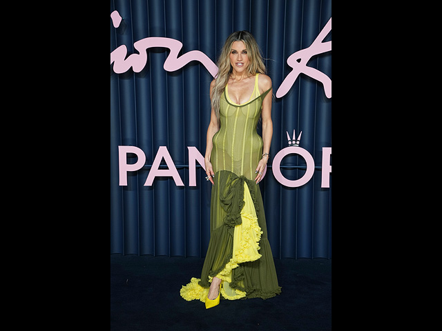 Эшли Робертс