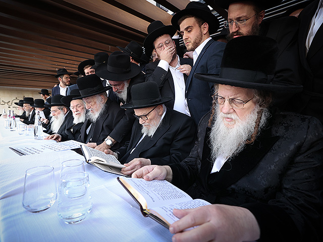 После гибели подростка организаторы "Митинга миллиона" распорядились остановить акцию протеста