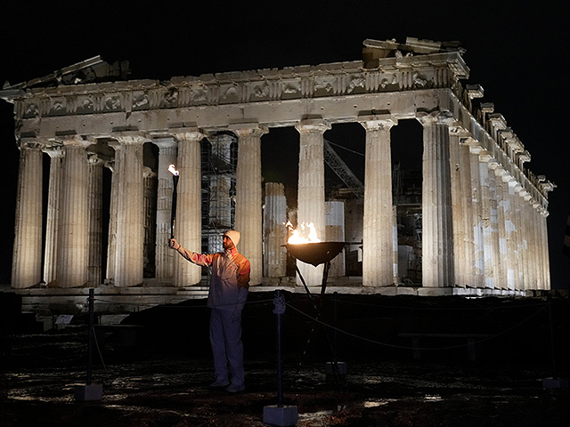 Церемония передачи Олимпийского огня в Афинах. Фоторепортаж