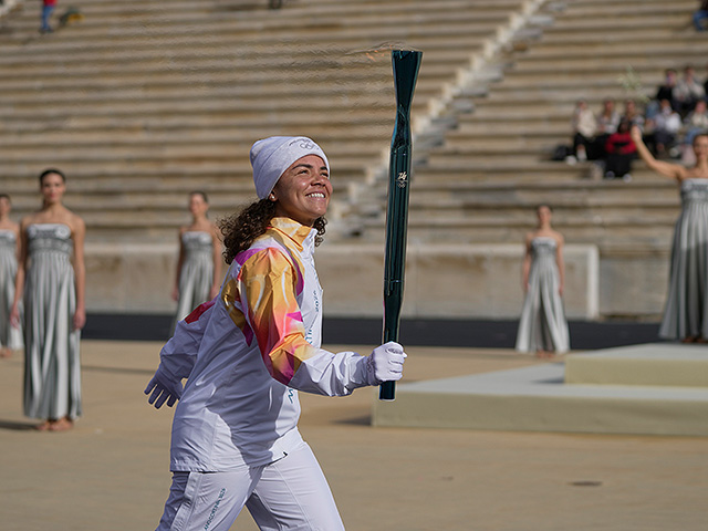 Церемония передачи Олимпийского огня в Афинах. Фоторепортаж