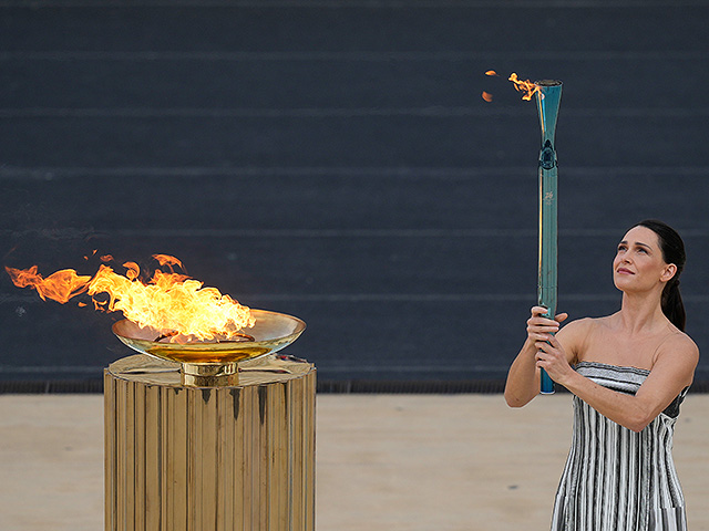 Церемония передачи Олимпийского огня в Афинах. Фоторепортаж