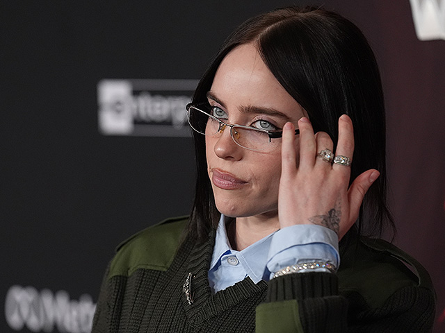 Буря в соцсетях: Билли Айлиш пришла на премьеру "Аватара" в форме ЦАХАЛа?