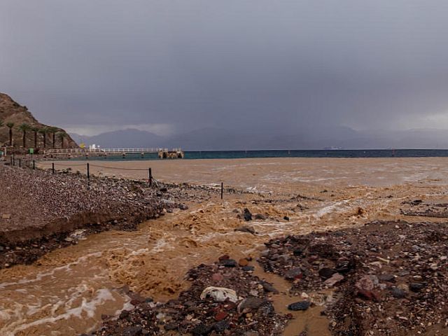 Дожди в Израиле в шаббат и на следующей неделе: ожидаются затопления