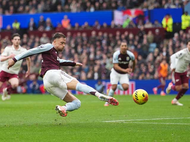 Футбол. Неудобный соперник. "Астон Вилла" обыграла "Арсенал