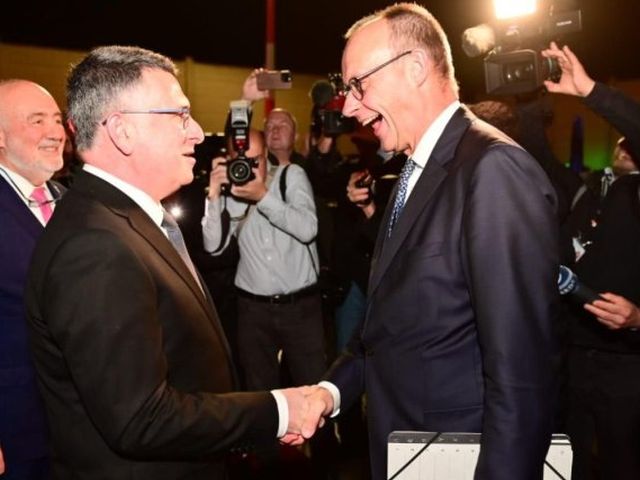 Канцлер Германии прибыл в Израиль с официальным визитом