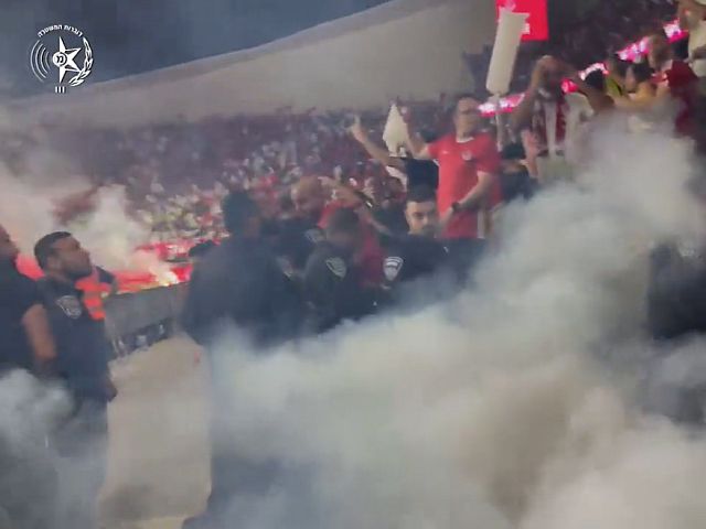 Расследование срыва матча на стадионе "Блюмфильд", задержаны 18 подозреваемых