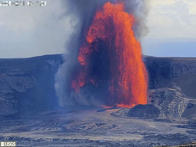 Извержение вулкана Килауэа на Гавайях: зафиксирован фонтан лавы высотой 370 метров