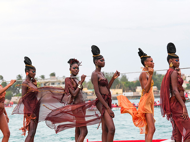 Сенегальская мода 2025: "рыбацкое" шоу. Фоторепортаж