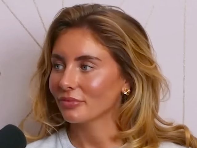 На Бали арестована порнозвезда, "прославившаяся" самым массовым групповым сексом