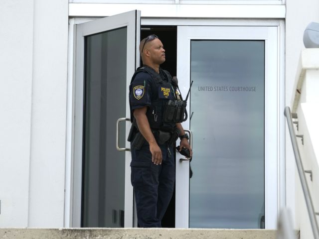 Во Флориде арестован учитель еврейской школы, подозреваемый в совращении ученицы