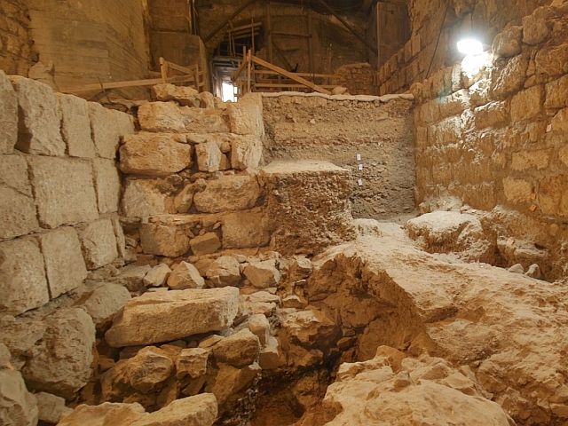 "Стена, которую невозможно пробить": в Иерусалиме раскопан памятник эпохи Хасмонеев