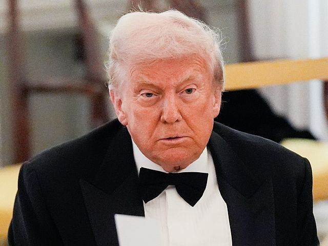 Трамп: "Покупка стримингом Netflix студии Warner Bros. может быть проблемой"