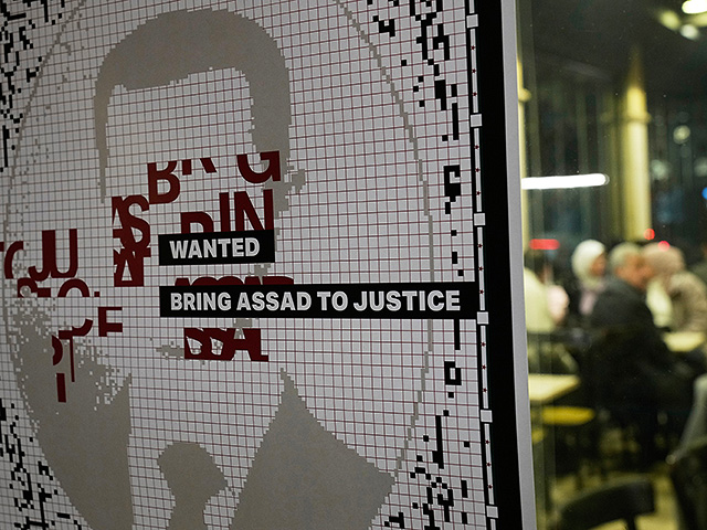 Сирия празднует первую годовщину свержения Башара Асада. Фоторепортаж