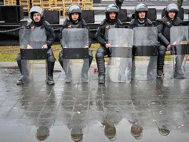 Сирия празднует первую годовщину свержения Башара Асада. Фоторепортаж